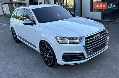 Внедорожник / Кроссовер Audi SQ7 2017 в Тернополе