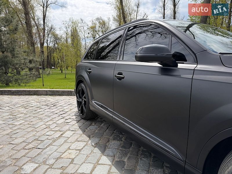 Внедорожник / Кроссовер Audi SQ7 2018 в Киеве