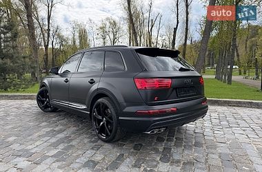 Внедорожник / Кроссовер Audi SQ7 2018 в Киеве