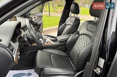 Внедорожник / Кроссовер Audi SQ7 2018 в Киеве