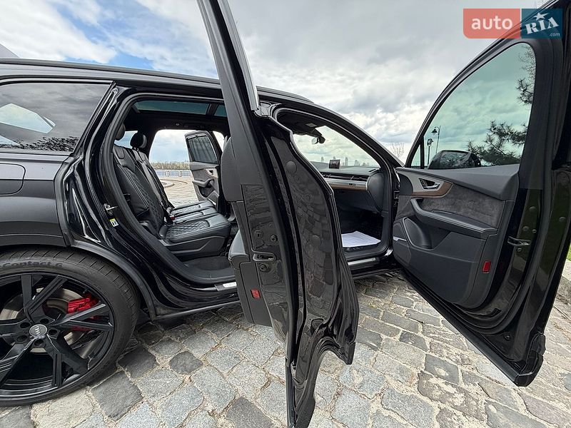 Внедорожник / Кроссовер Audi SQ7 2018 в Киеве