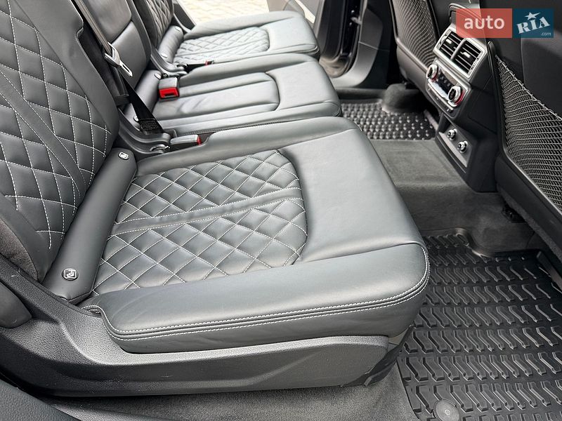 Внедорожник / Кроссовер Audi SQ7 2018 в Киеве