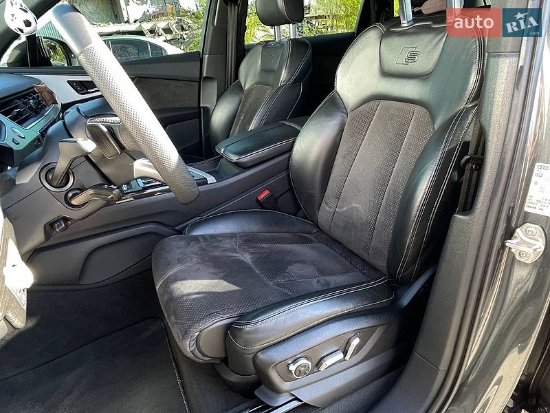 Внедорожник / Кроссовер Audi SQ7 2018 в Киеве