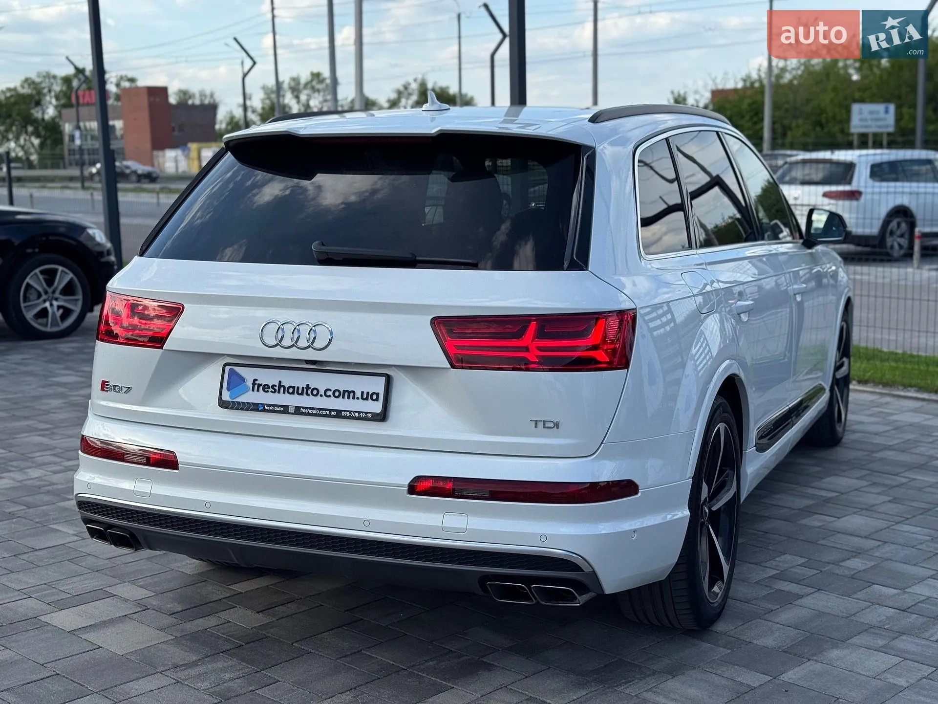 2017 Audi SQ7 - мініатюра 12