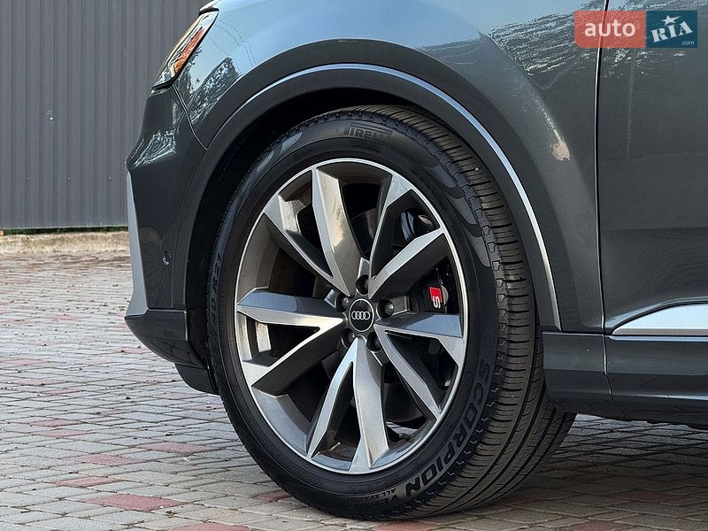 Позашляховик / Кросовер Audi SQ7 2020 в Луцьку