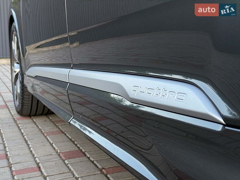 Позашляховик / Кросовер Audi SQ7 2020 в Луцьку