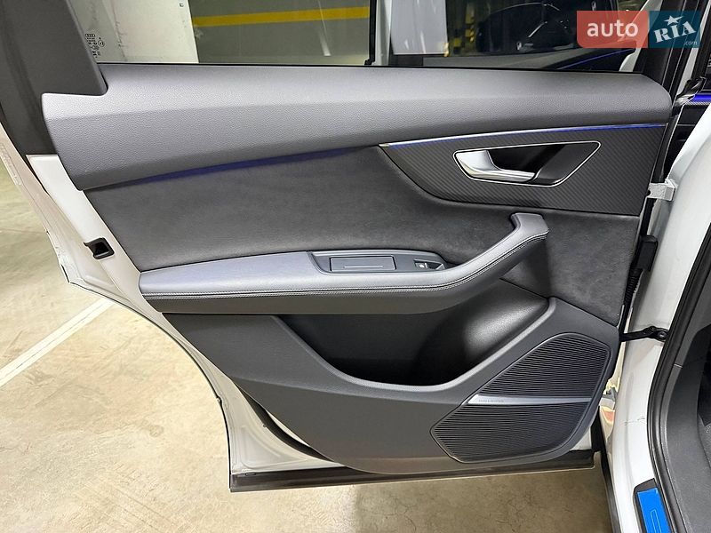 Позашляховик / Кросовер Audi SQ7 2024 в Києві