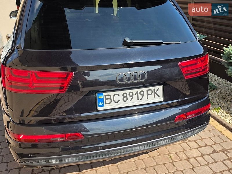 Позашляховик / Кросовер Audi SQ7 2018 в Нововолинську