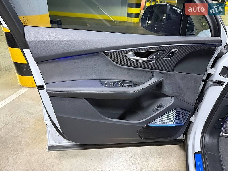 Внедорожник / Кроссовер Audi SQ7 2024 в Киеве