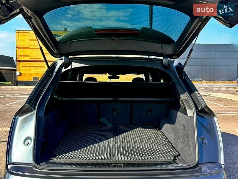 Позашляховик / Кросовер Audi SQ7 2018 в Львові