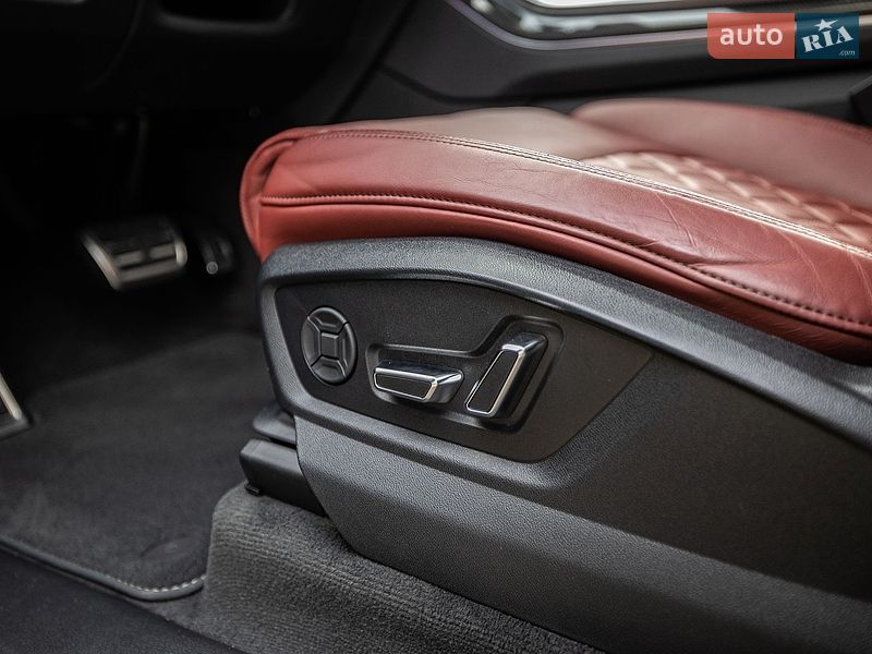 Позашляховик / Кросовер Audi SQ7 2021 в Києві
