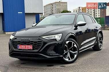 Внедорожник / Кроссовер Audi SQ8 e-tron 2023 в 