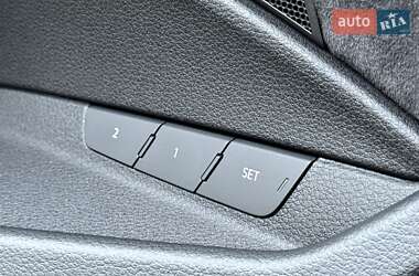 Внедорожник / Кроссовер Audi SQ8 e-tron 2023 в 
