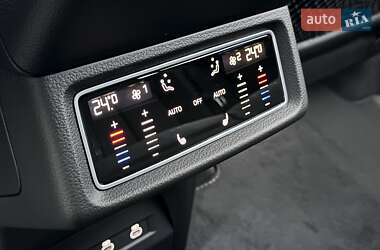 Внедорожник / Кроссовер Audi SQ8 e-tron 2023 в 