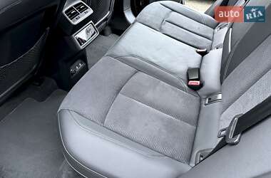 Внедорожник / Кроссовер Audi SQ8 e-tron 2023 в 