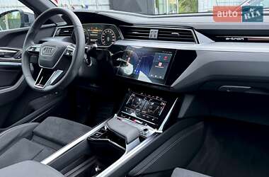 Внедорожник / Кроссовер Audi SQ8 e-tron 2023 в 