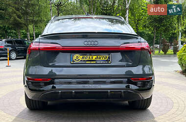 Позашляховик / Кросовер Audi SQ8 e-tron 2023 в 