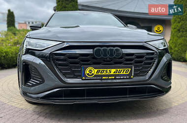 Позашляховик / Кросовер Audi SQ8 e-tron 2023 в 