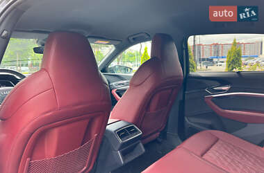 Позашляховик / Кросовер Audi SQ8 e-tron 2023 в 