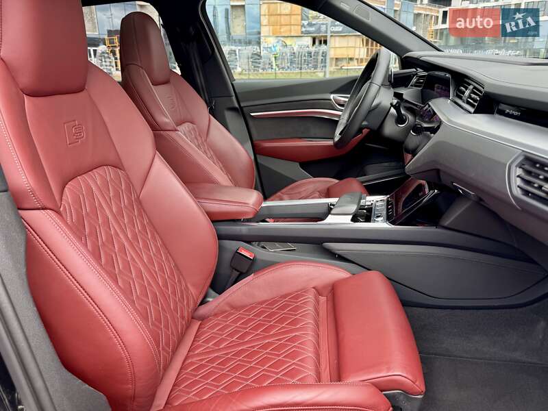 Внедорожник / Кроссовер Audi SQ8 e-tron 2023 в Киеве