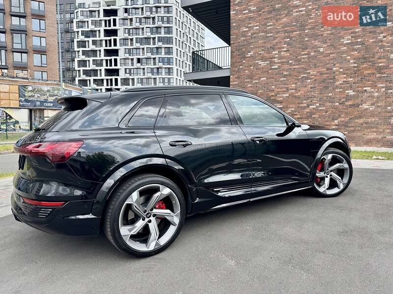 Внедорожник / Кроссовер Audi SQ8 e-tron 2023 в Киеве