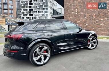 Внедорожник / Кроссовер Audi SQ8 e-tron 2023 в 
