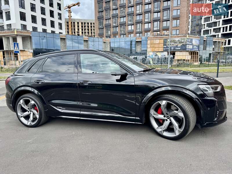 Внедорожник / Кроссовер Audi SQ8 e-tron 2023 в Киеве