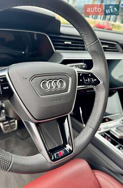 Внедорожник / Кроссовер Audi SQ8 e-tron 2023 в 