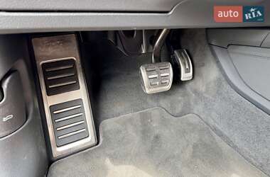 Внедорожник / Кроссовер Audi SQ8 e-tron 2023 в 