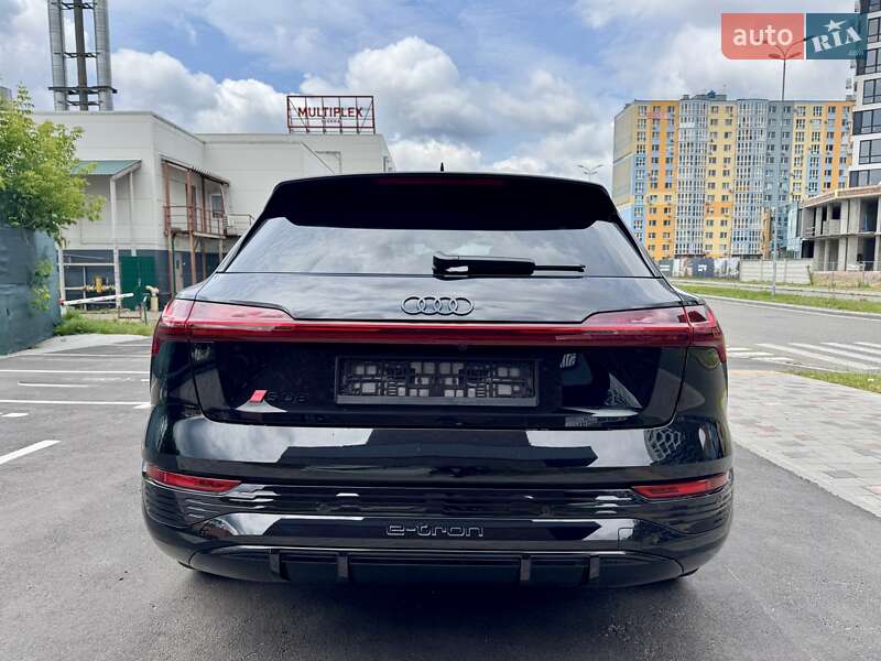 Внедорожник / Кроссовер Audi SQ8 e-tron 2023 в Киеве