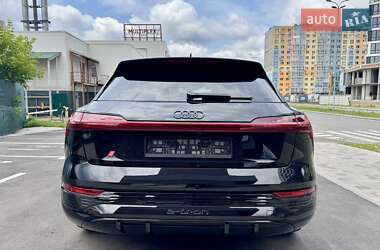 Внедорожник / Кроссовер Audi SQ8 e-tron 2023 в 
