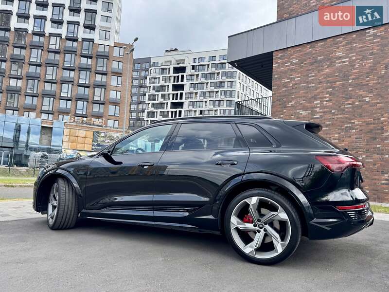 Внедорожник / Кроссовер Audi SQ8 e-tron 2023 в Киеве
