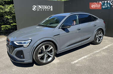 Внедорожник / Кроссовер Audi SQ8 e-tron 2023 в 