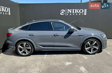 Внедорожник / Кроссовер Audi SQ8 e-tron 2023 в 