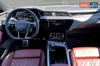 Внедорожник / Кроссовер Audi SQ8 e-tron 2023 в 