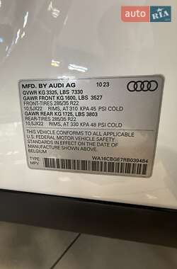 Внедорожник / Кроссовер Audi SQ8 e-tron 2023 в 