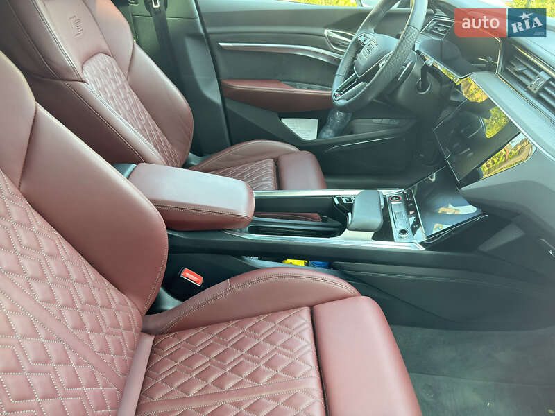 Внедорожник / Кроссовер Audi SQ8 e-tron 2023 в Кропивницком