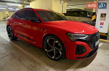 Позашляховик / Кросовер Audi SQ8 e-tron 2023 в 