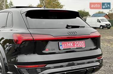 Внедорожник / Кроссовер Audi SQ8 e-tron 2024 в 