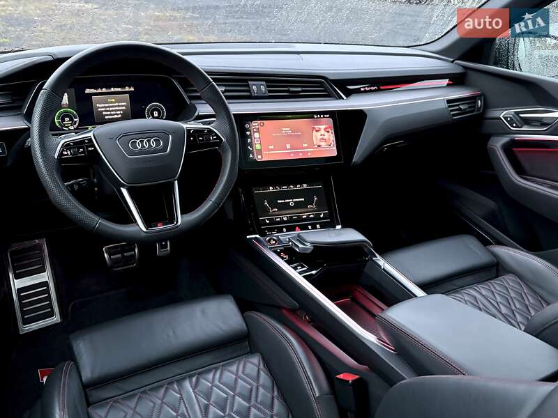 Позашляховик / Кросовер Audi SQ8 e-tron 2024 в Ковелі