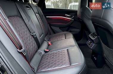Внедорожник / Кроссовер Audi SQ8 e-tron 2024 в 