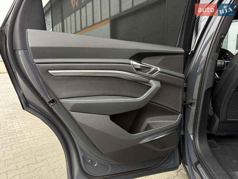 Внедорожник / Кроссовер Audi SQ8 e-tron 2023 в Мукачево