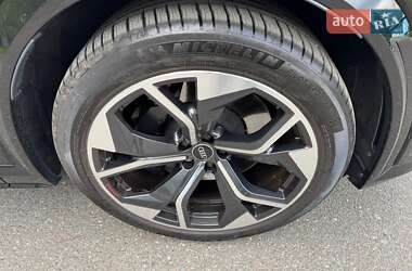 Внедорожник / Кроссовер Audi SQ8 Sportback e-tron 2023 в 