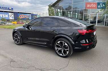 Внедорожник / Кроссовер Audi SQ8 Sportback e-tron 2023 в 