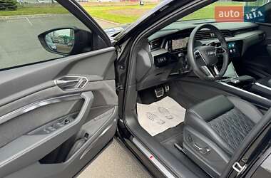 Внедорожник / Кроссовер Audi SQ8 Sportback e-tron 2023 в 