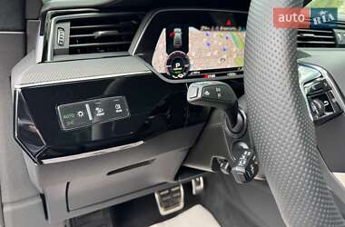 Внедорожник / Кроссовер Audi SQ8 Sportback e-tron 2023 в 