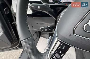 Внедорожник / Кроссовер Audi SQ8 Sportback e-tron 2023 в 