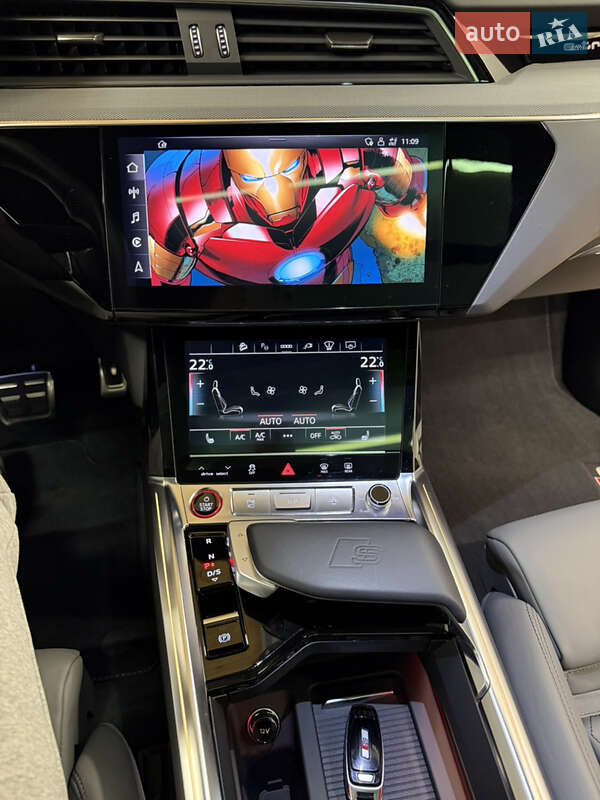 Позашляховик / Кросовер Audi SQ8 Sportback e-tron 2023 в Києві