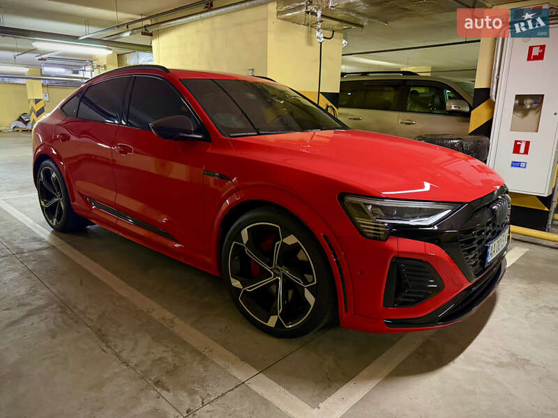 Внедорожник / Кроссовер Audi SQ8 Sportback e-tron 2023 в Киеве