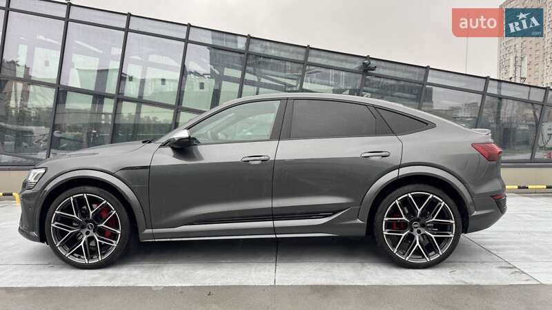 Внедорожник / Кроссовер Audi SQ8 Sportback e-tron 2024 в Киеве